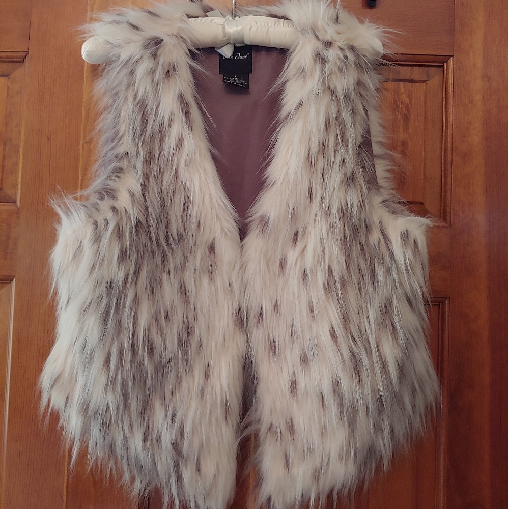 Me Jane faux fur vest